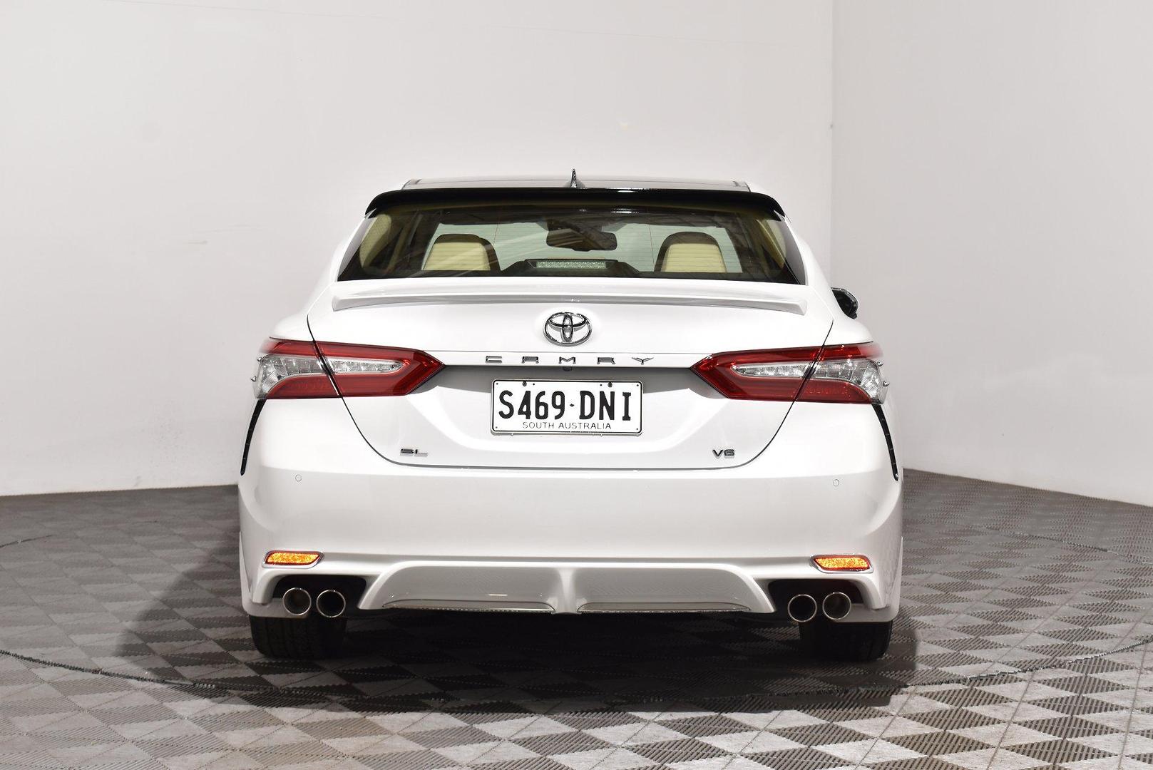 2018 Toyota Camry SL — photo 4