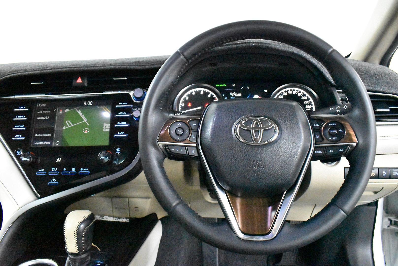 2018 Toyota Camry SL — photo 5