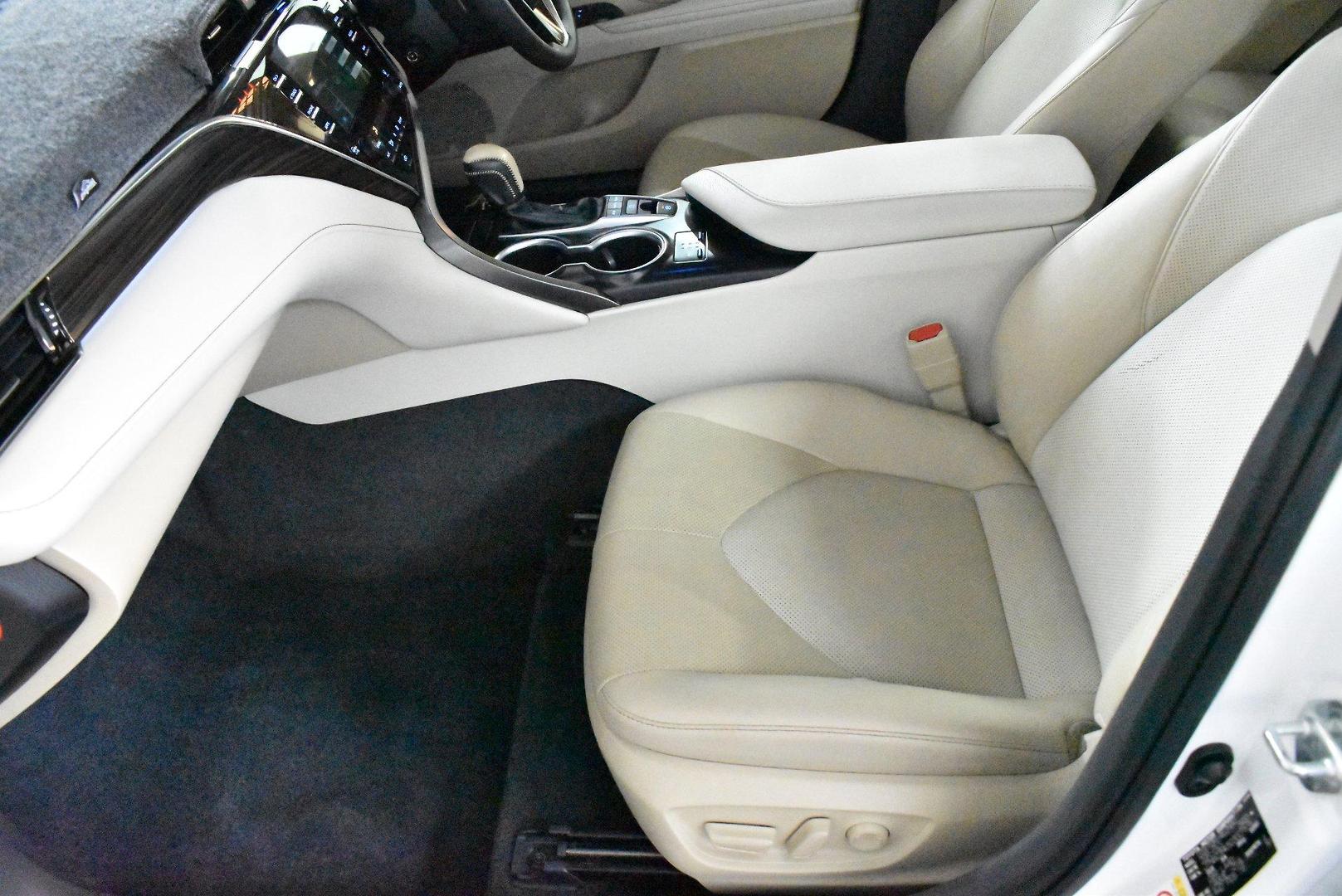 2018 Toyota Camry SL — photo 7