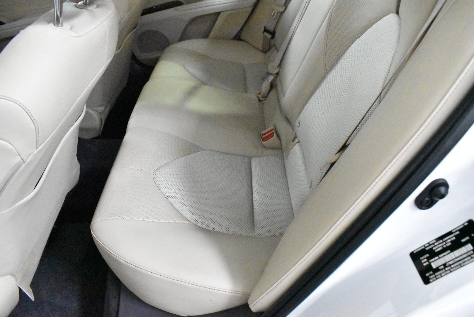 2018 Toyota Camry SL — photo 8