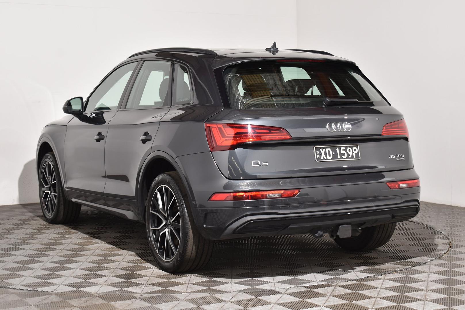 2022 Audi Q5 45 TFSI — photo 2