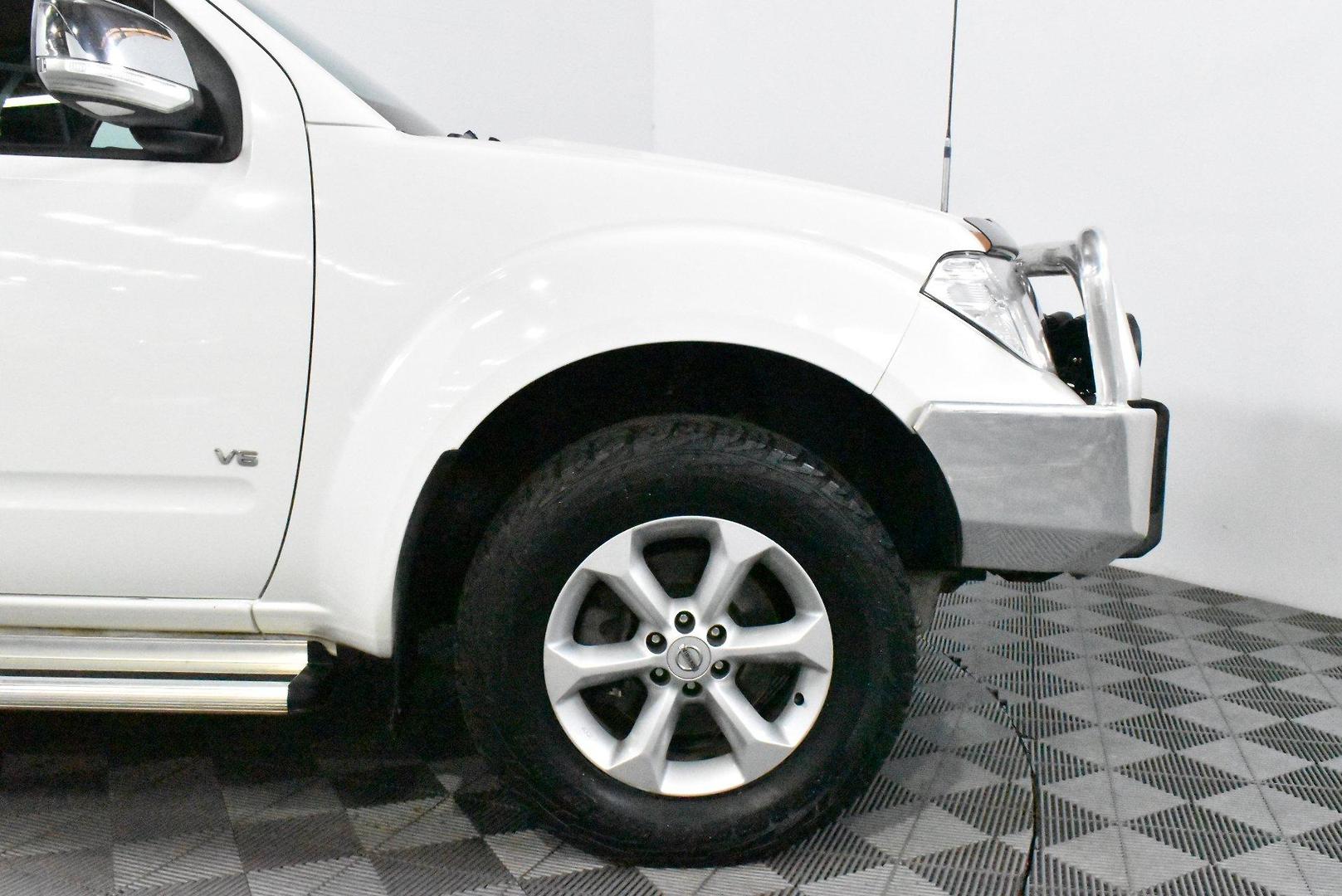 2011 Nissan Navara STX 550 — photo 18