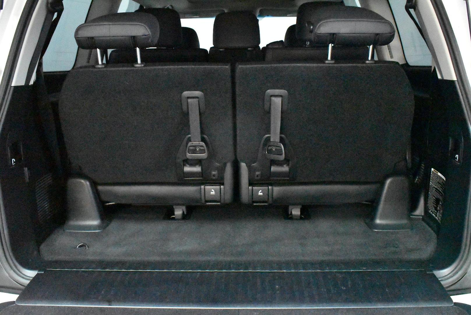 2019 Toyota Landcruiser VX — photo 16