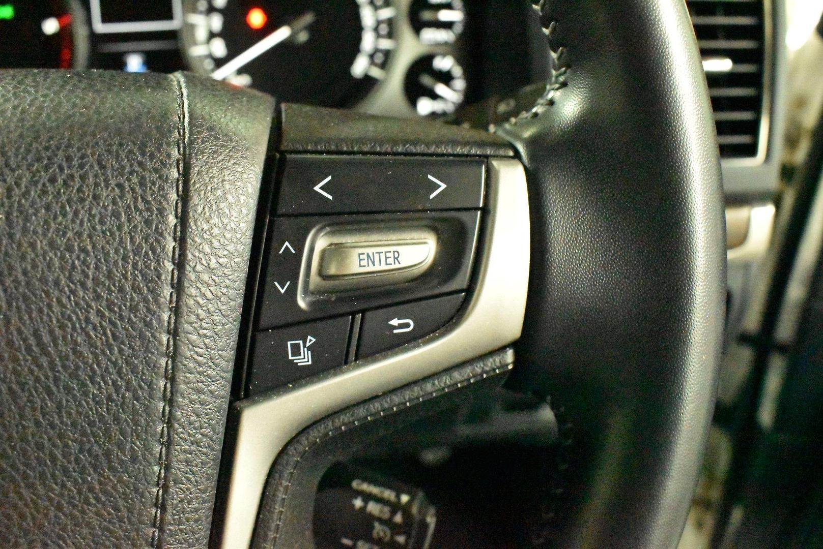 2019 Toyota Landcruiser VX — photo 22