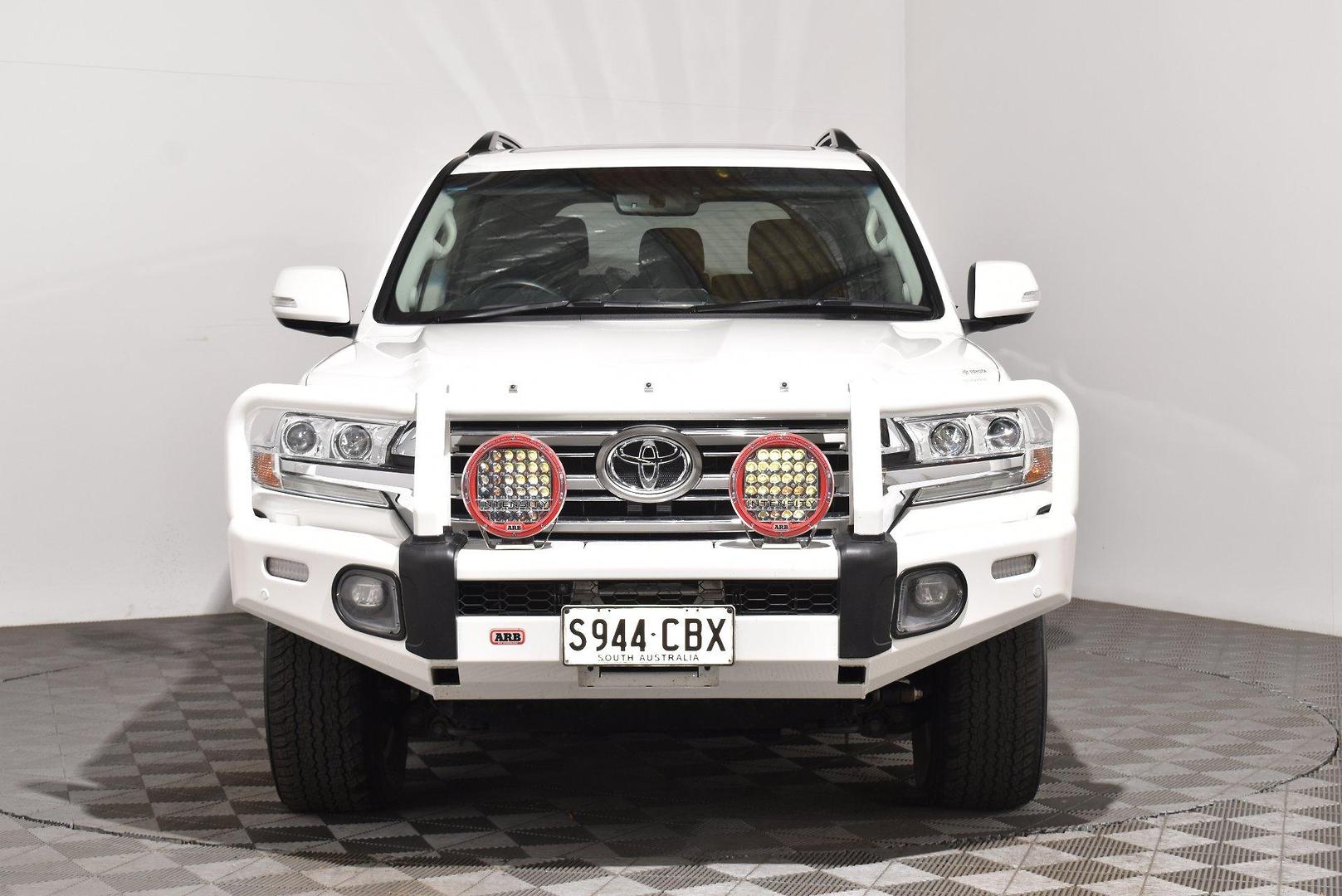 2019 Toyota Landcruiser VX — photo 3
