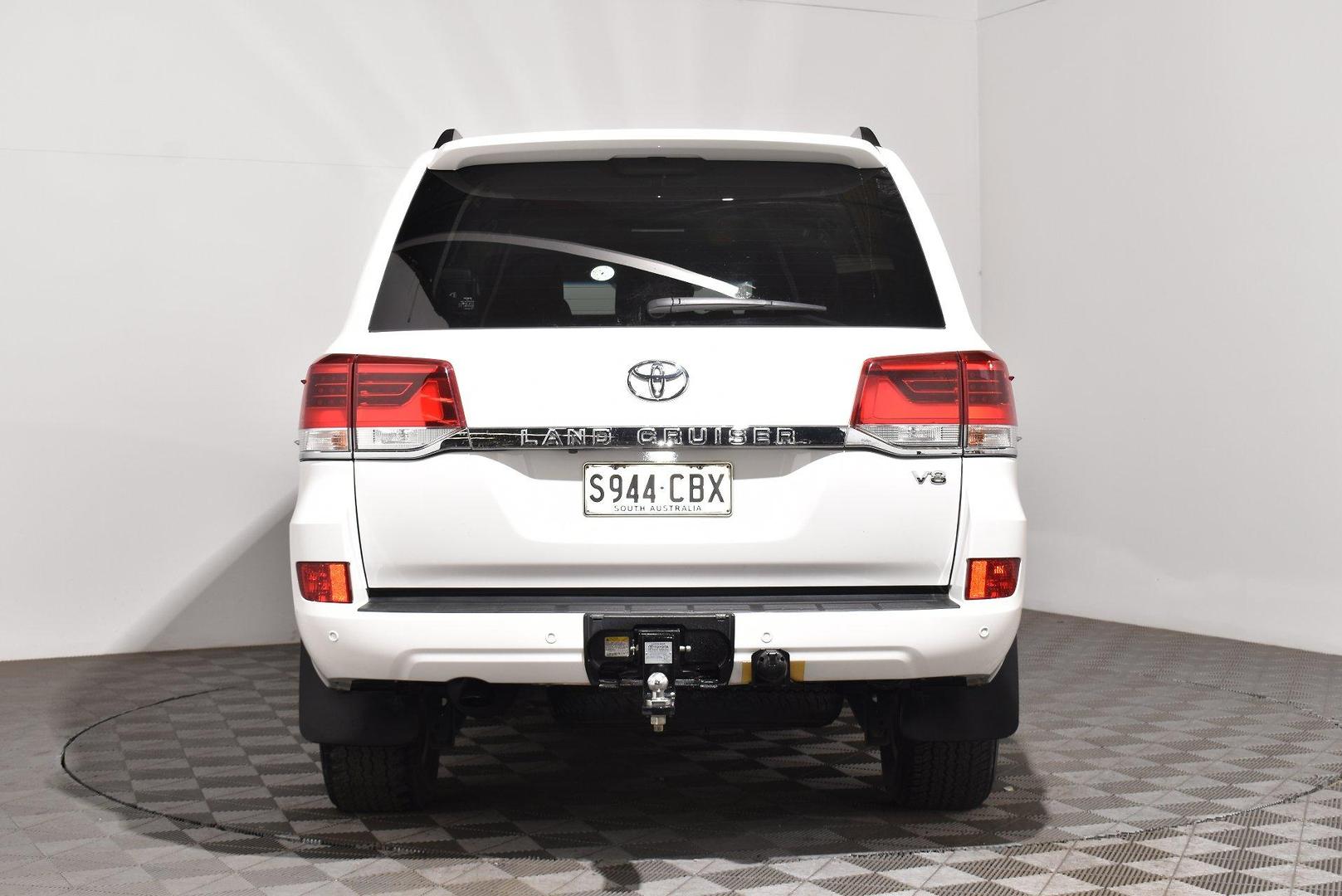 2019 Toyota Landcruiser VX — photo 4