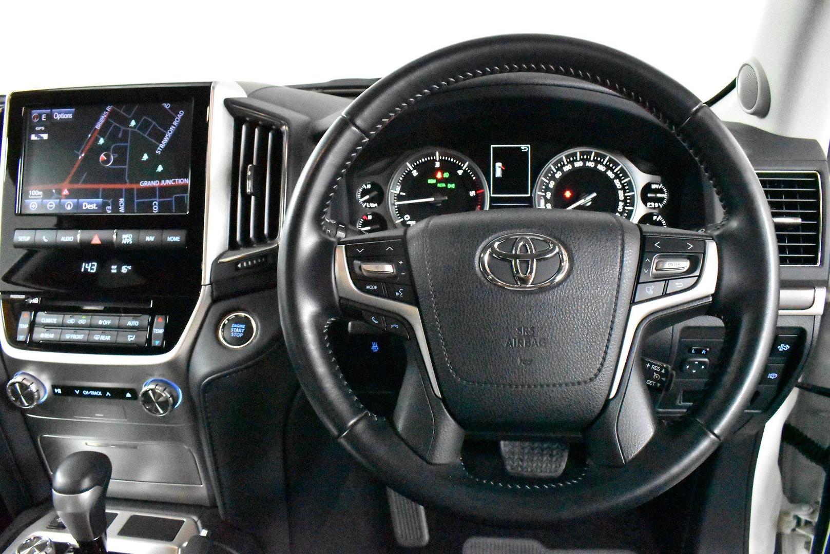 2019 Toyota Landcruiser VX — photo 5