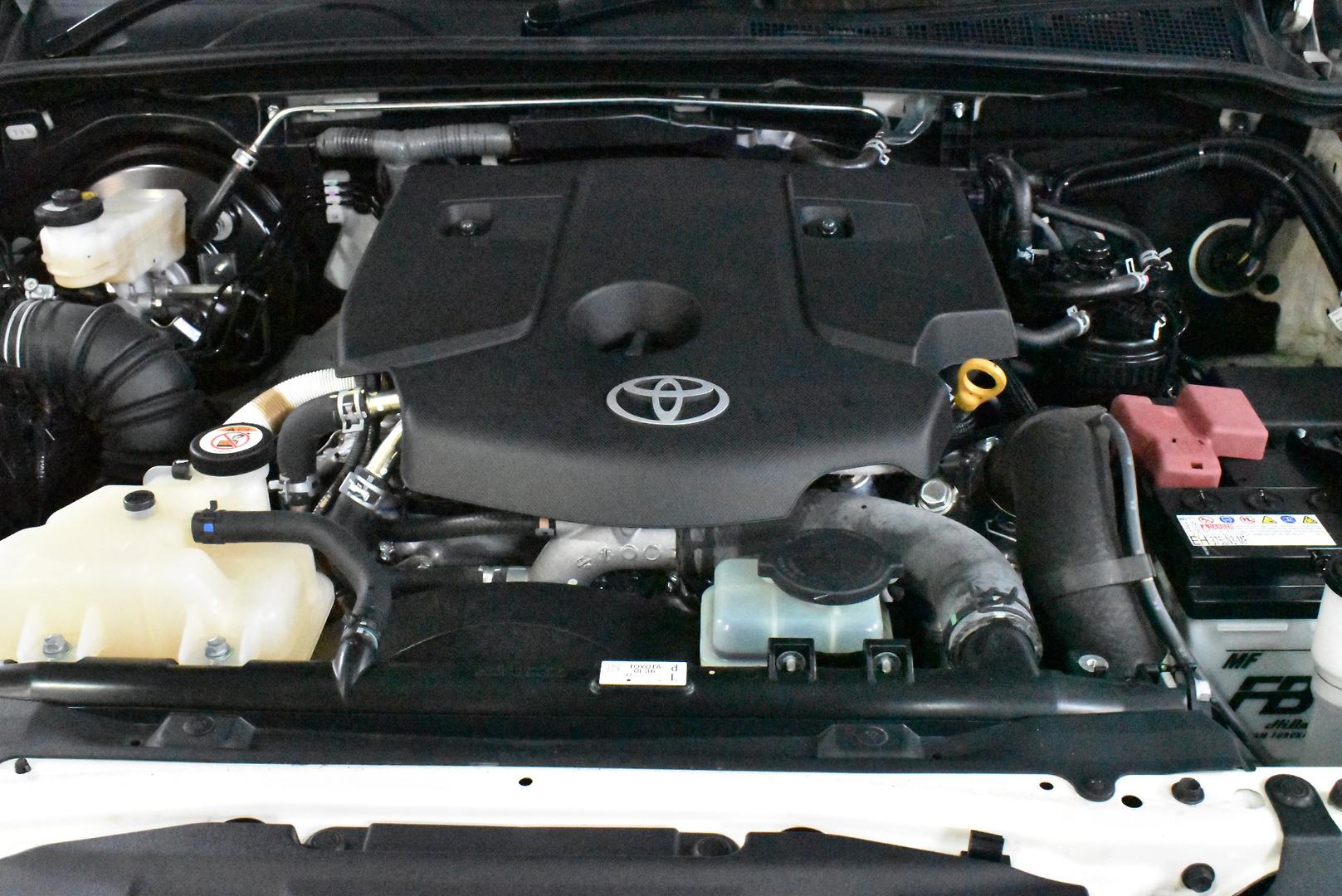 2021 Toyota Hilux SR5 — photo 17