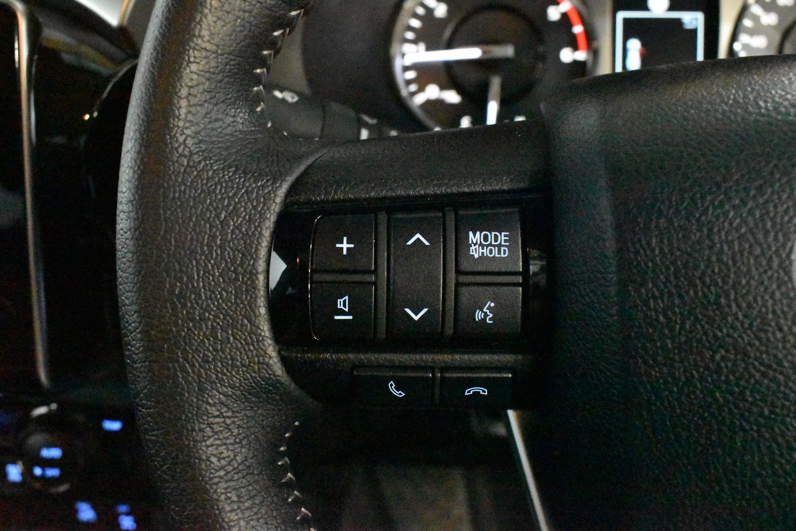 2021 Toyota Hilux SR5 — photo 21