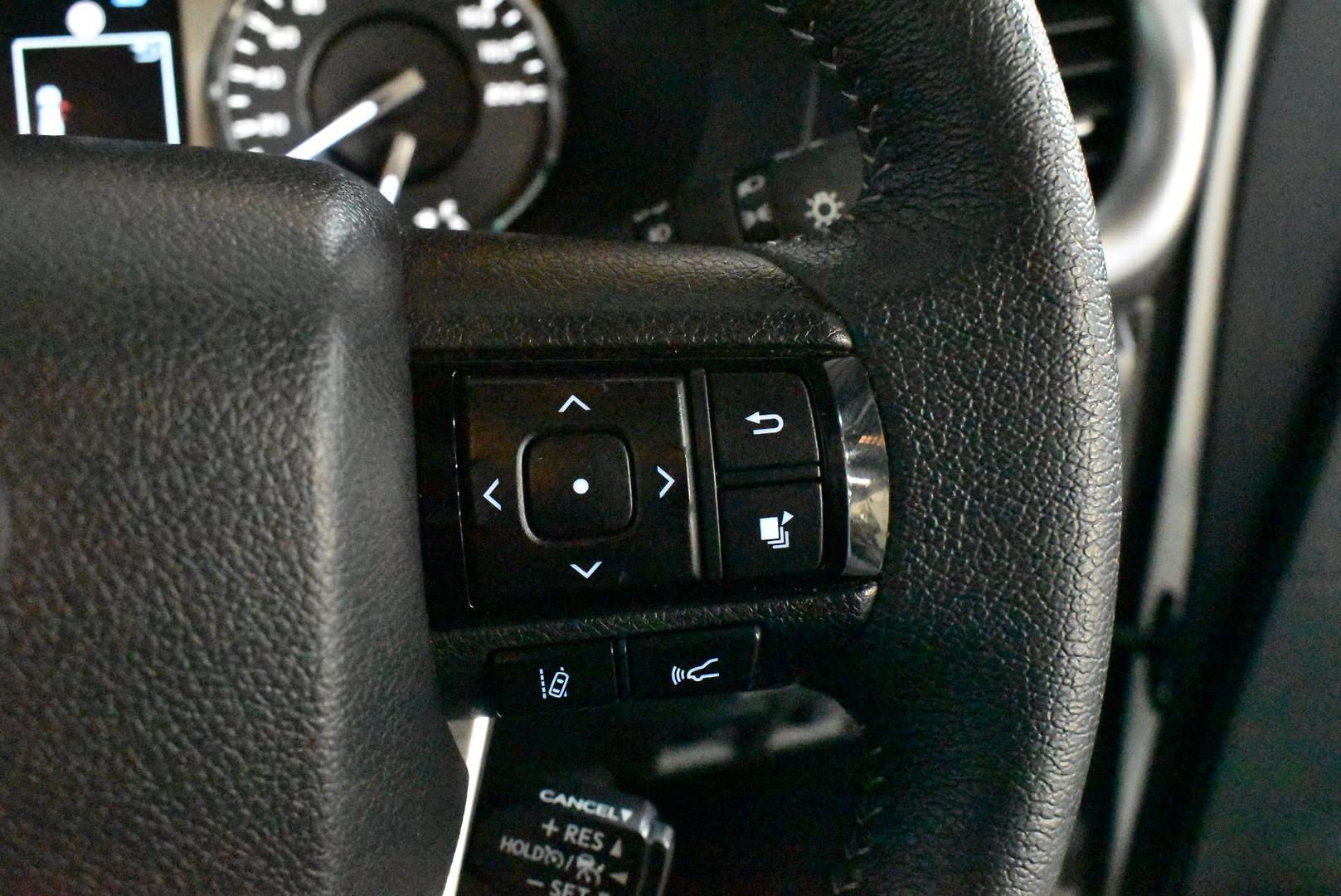 2021 Toyota Hilux SR5 — photo 22