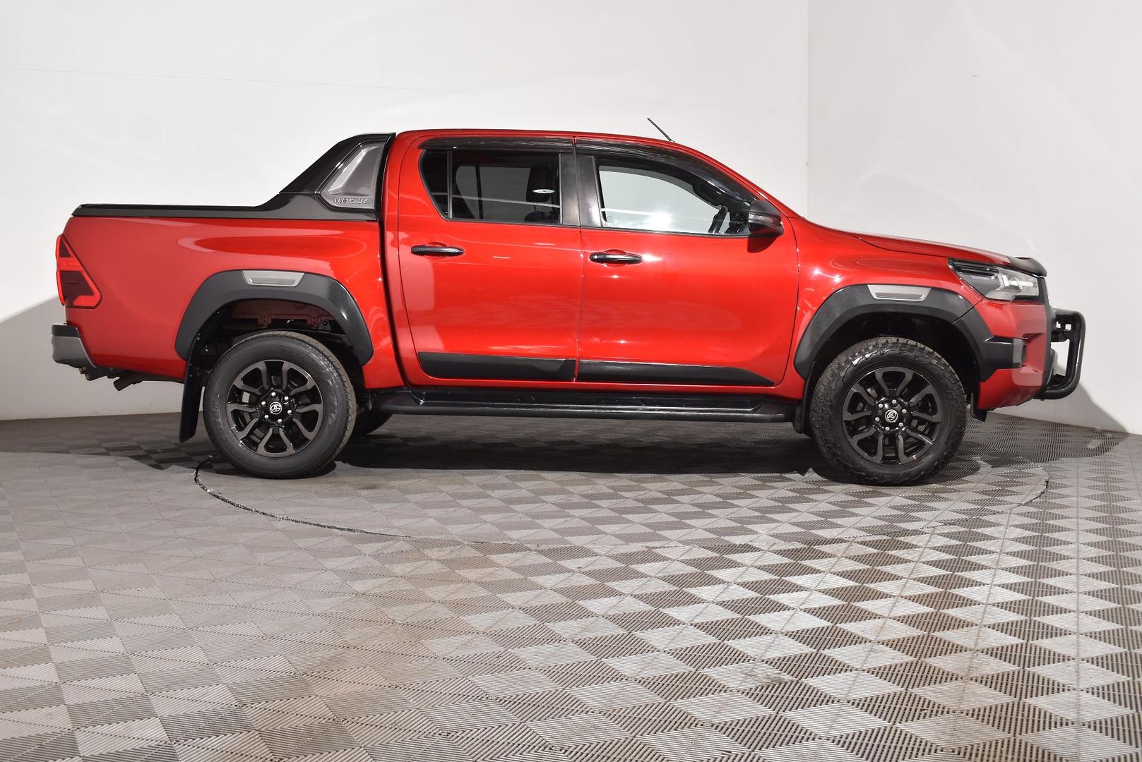 2021 Toyota Hilux Rogue — photo 10