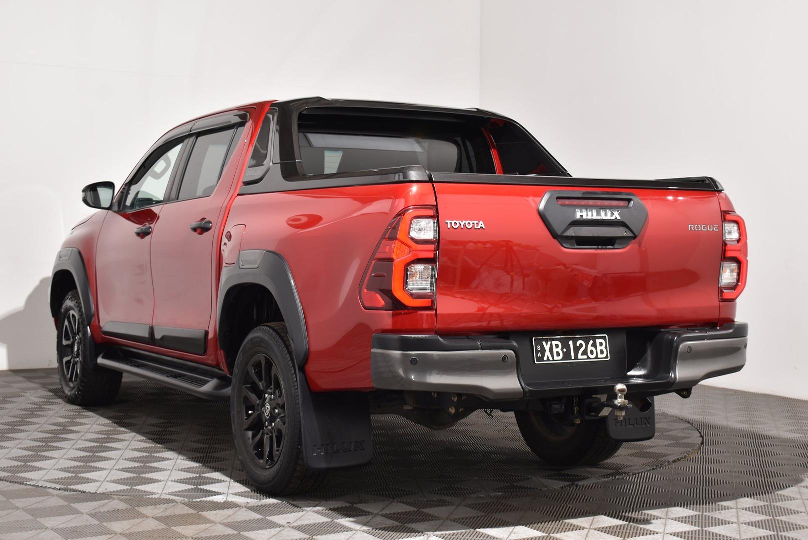 2021 Toyota Hilux Rogue — photo 2