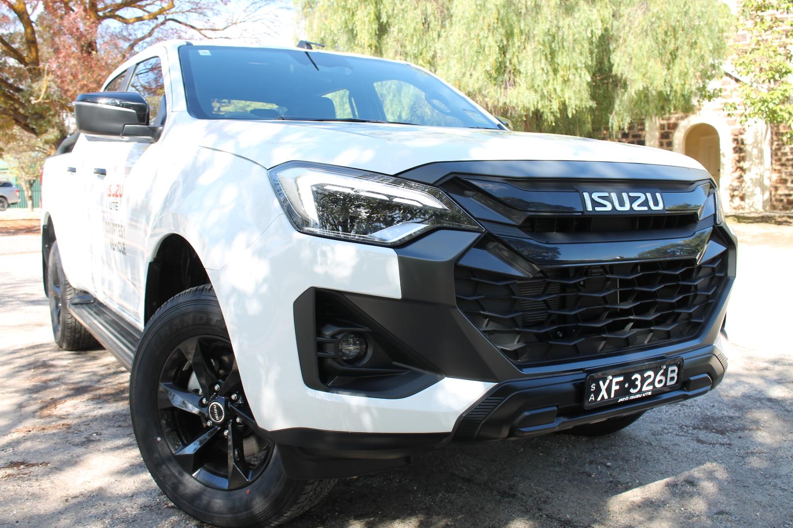 2025 Isuzu D-MAX XRIDER — photo 1