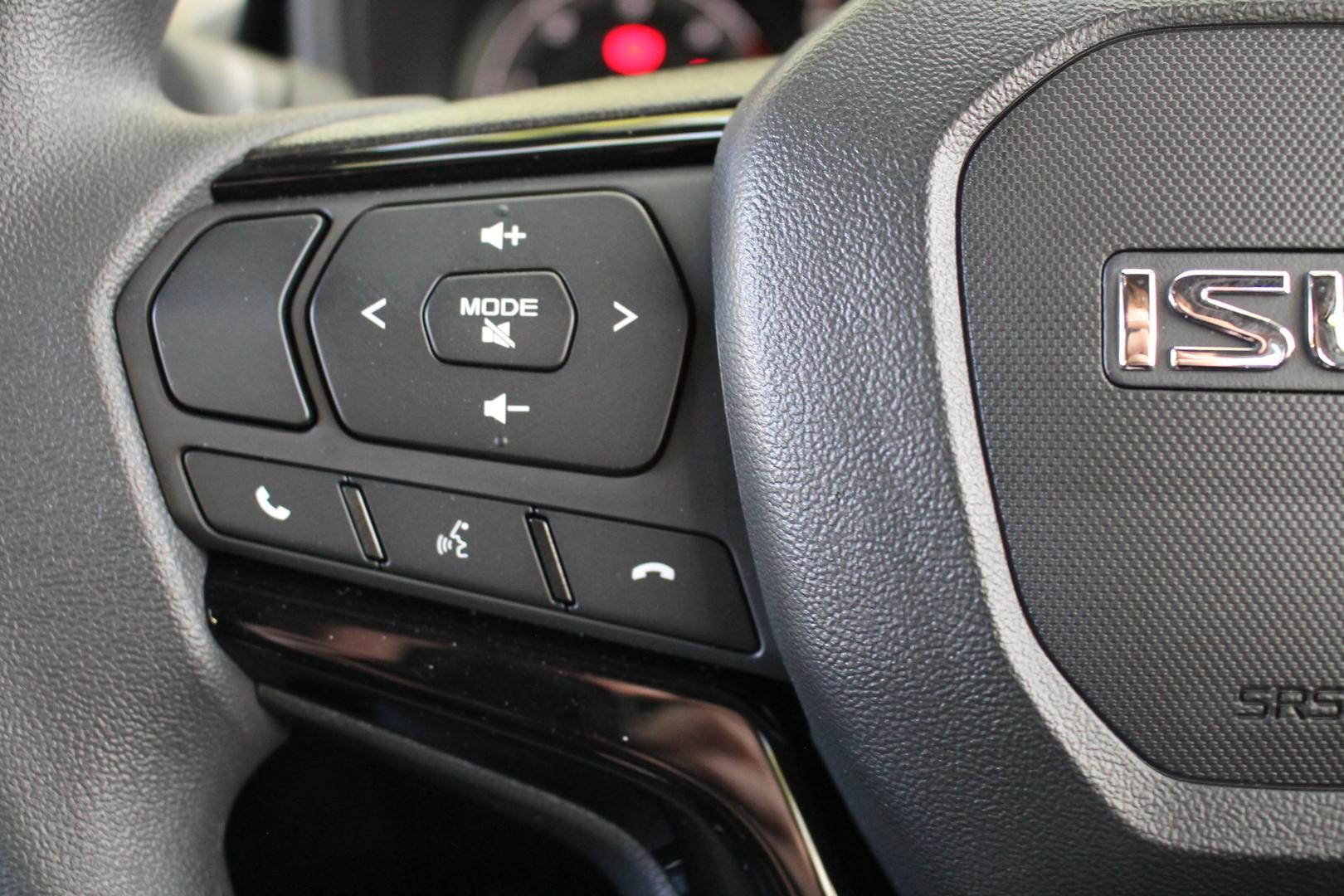 2025 Isuzu D-MAX XRIDER — photo 20