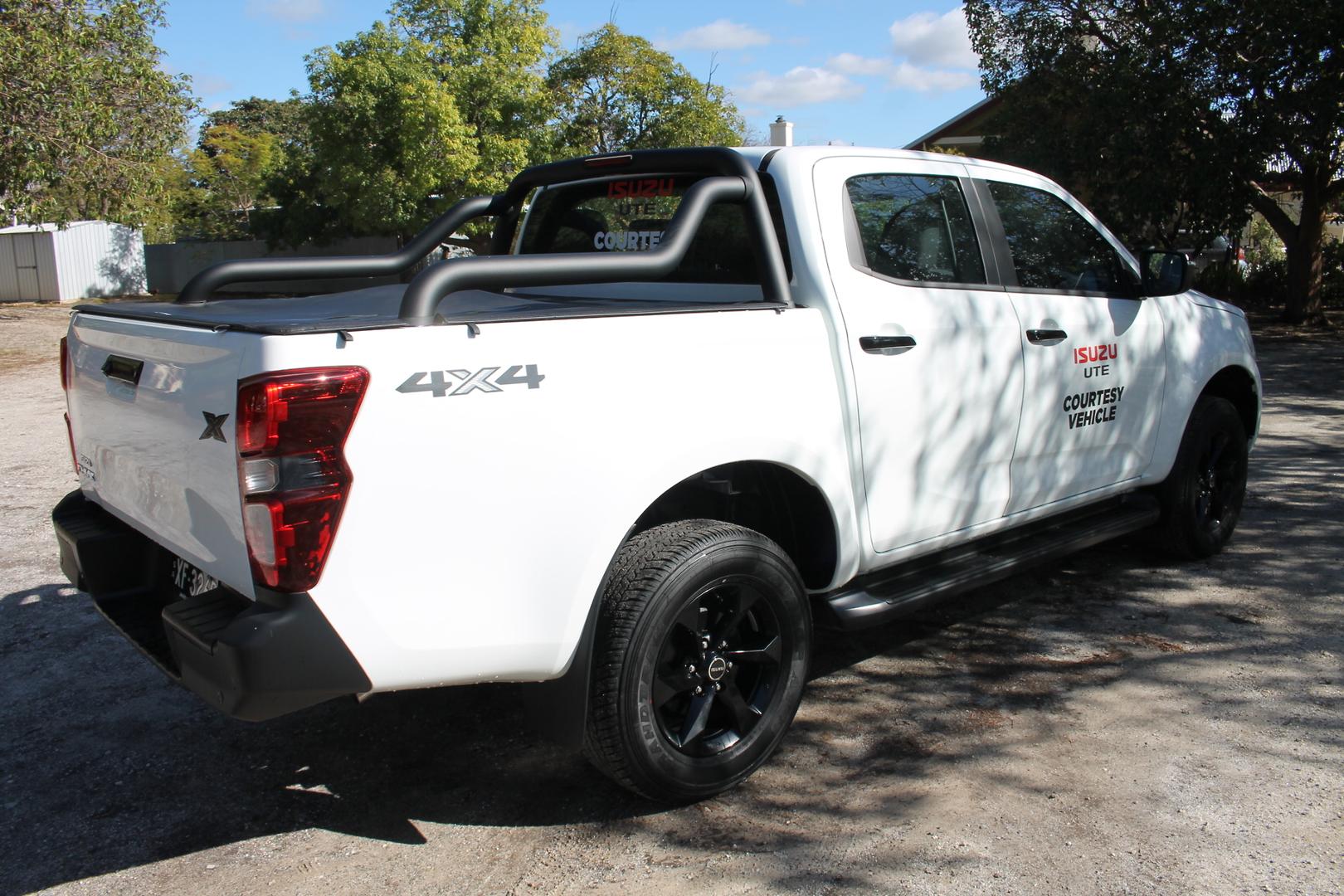 2025 Isuzu D-MAX XRIDER — photo 4