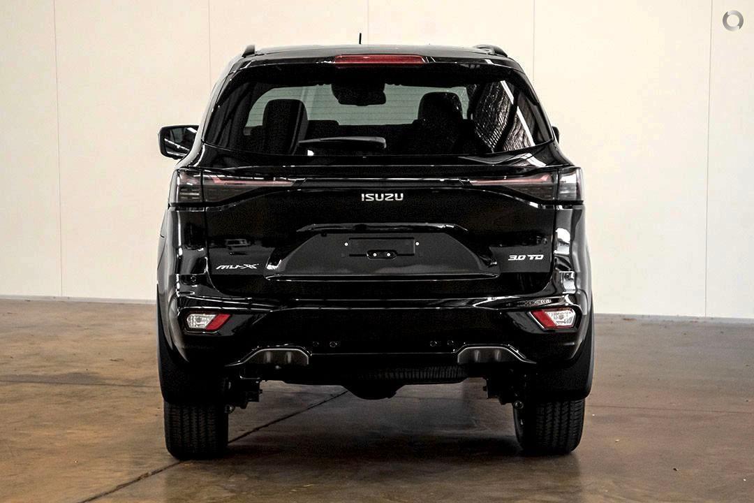 2025 Isuzu MU-X LST — photo 3