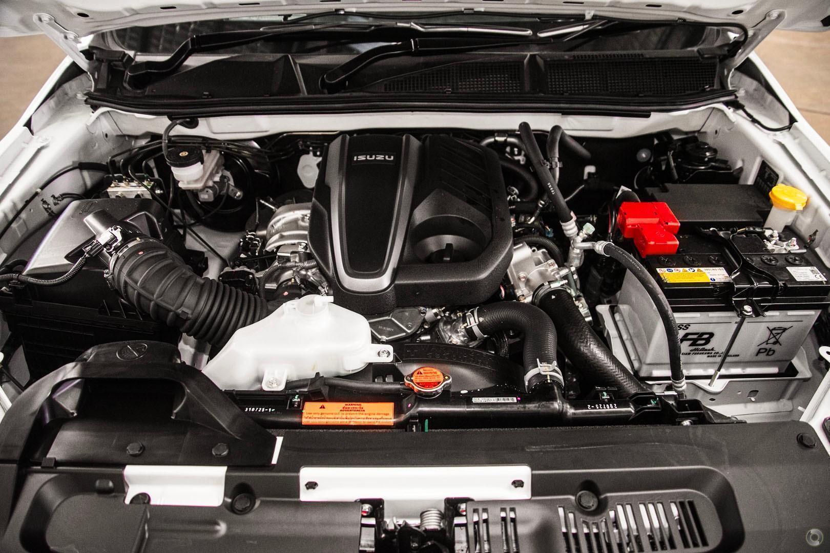 2025 Isuzu D-MAX XRIDER — photo 5