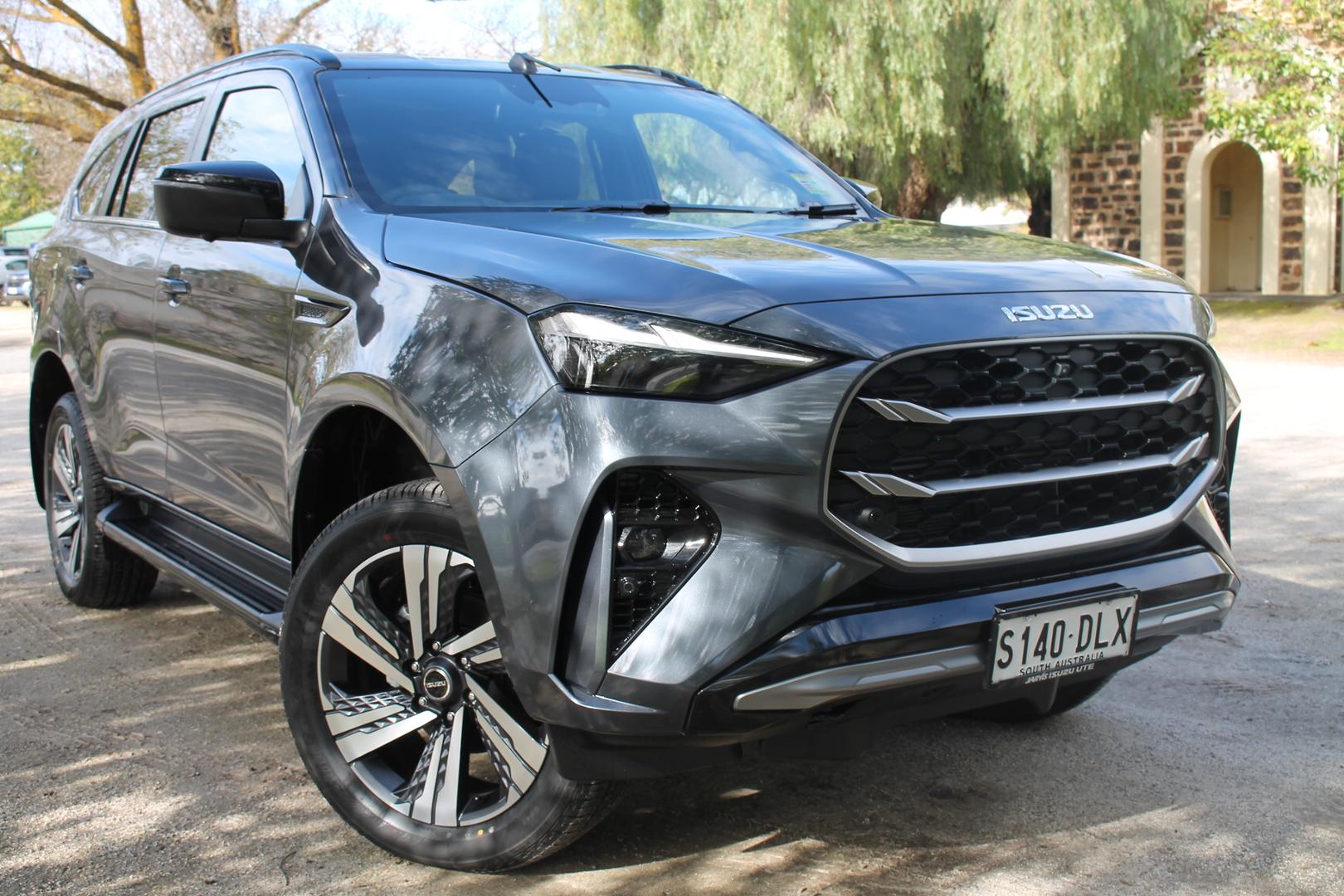 2025 Isuzu MU-X LST — photo 1
