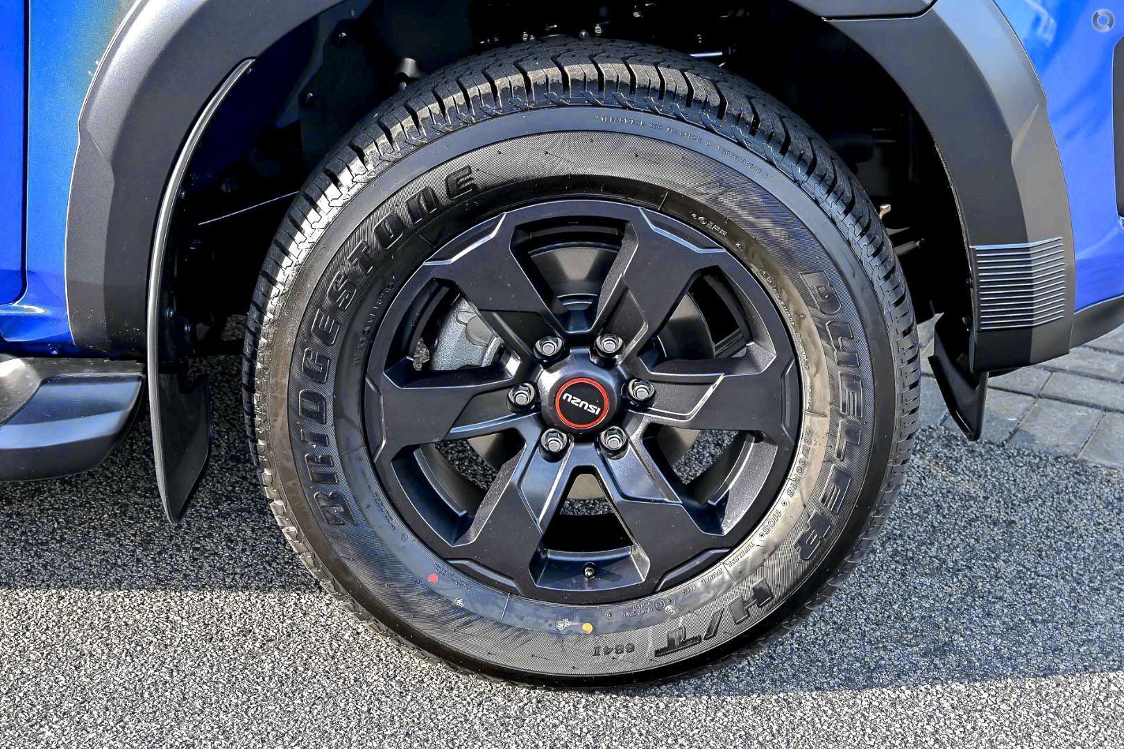 2026 Isuzu D-MAX XTERRAIN — photo 8