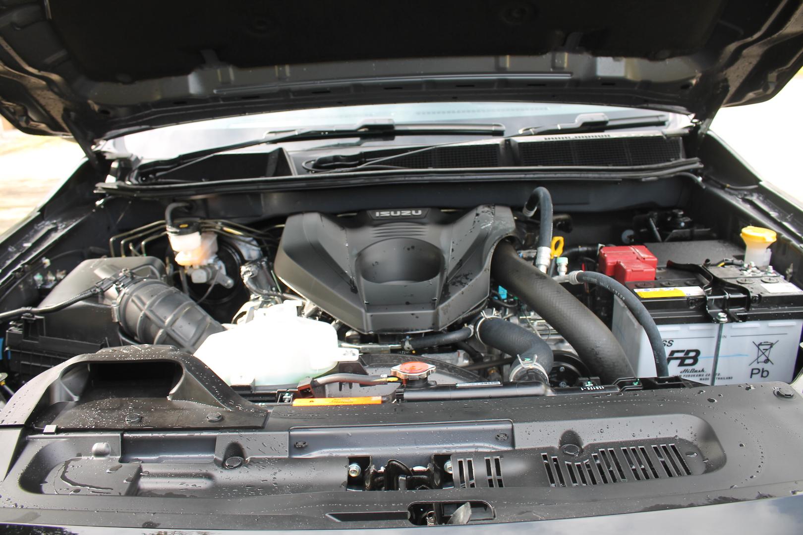 2025 Isuzu D-MAX BLADE — photo 21