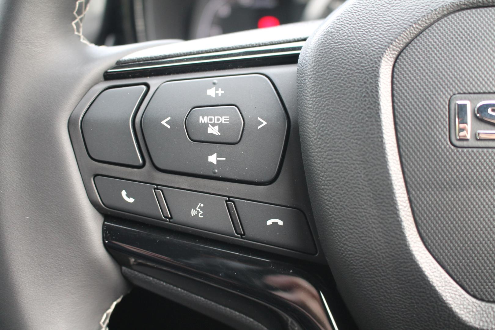 2025 Isuzu D-MAX BLADE — photo 7