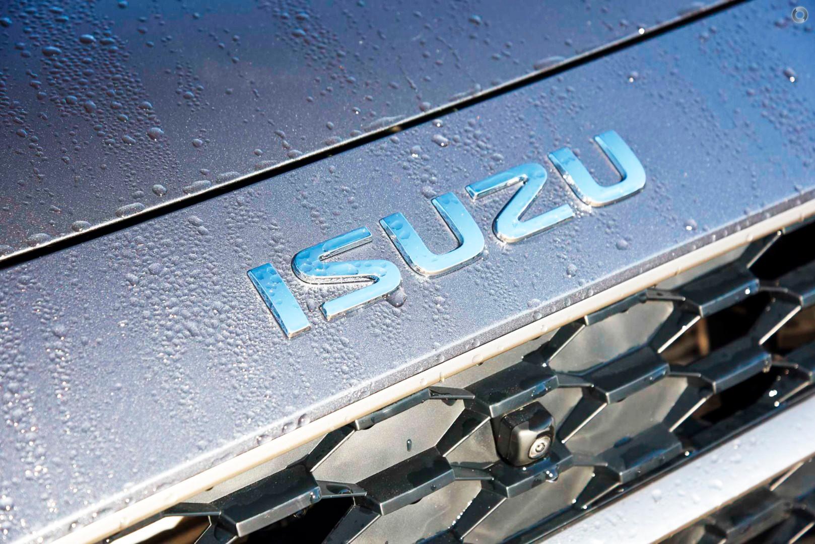 2026 Isuzu MU-X LST — photo 14
