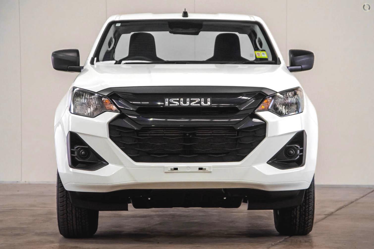 2026 Isuzu D-MAX SX — photo 2