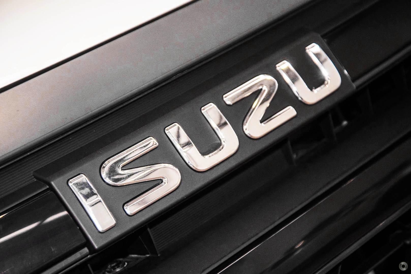 2026 Isuzu D-MAX SX — photo 6