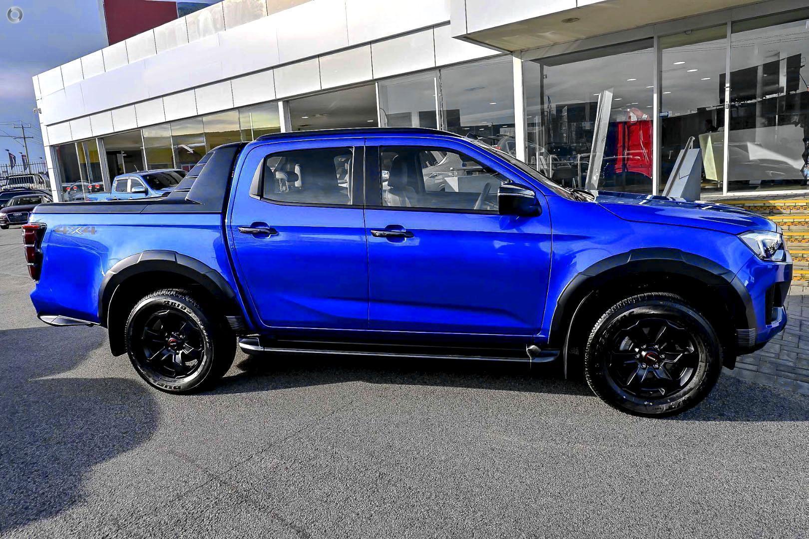 2025 Isuzu D-MAX XTERRAIN — photo 3