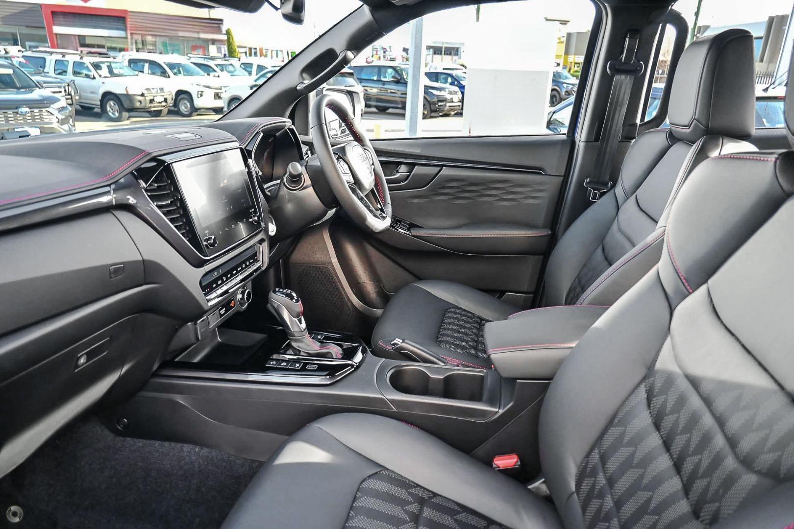 2025 Isuzu D-MAX XTERRAIN — photo 7