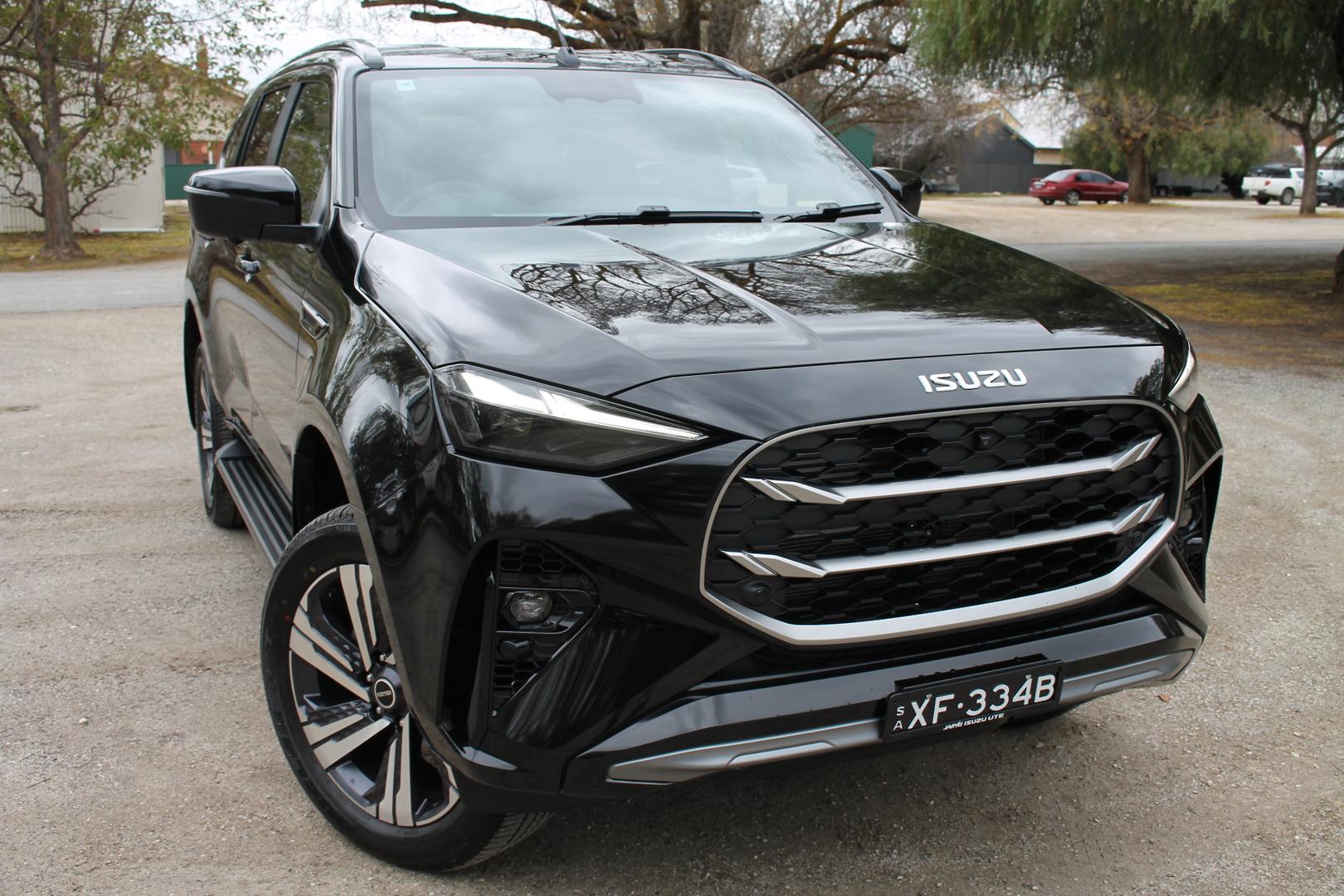 2025 Isuzu MU-X LST — photo 1
