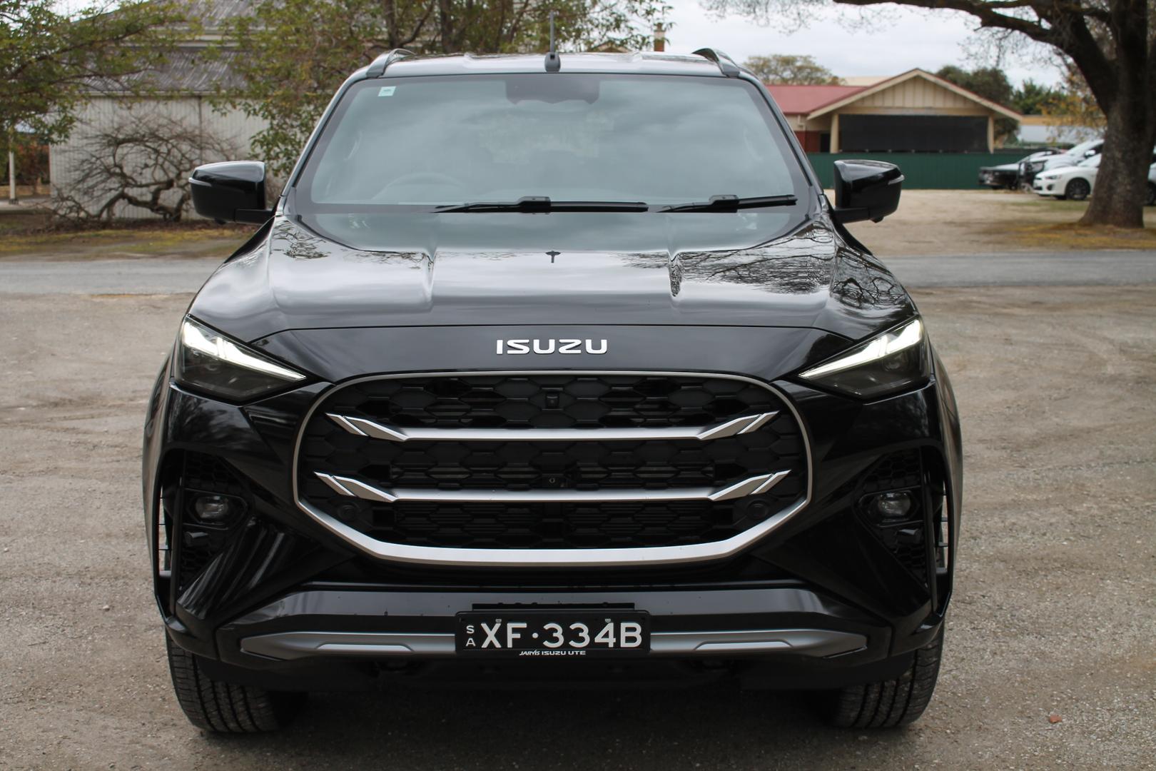 2025 Isuzu MU-X LST — photo 2