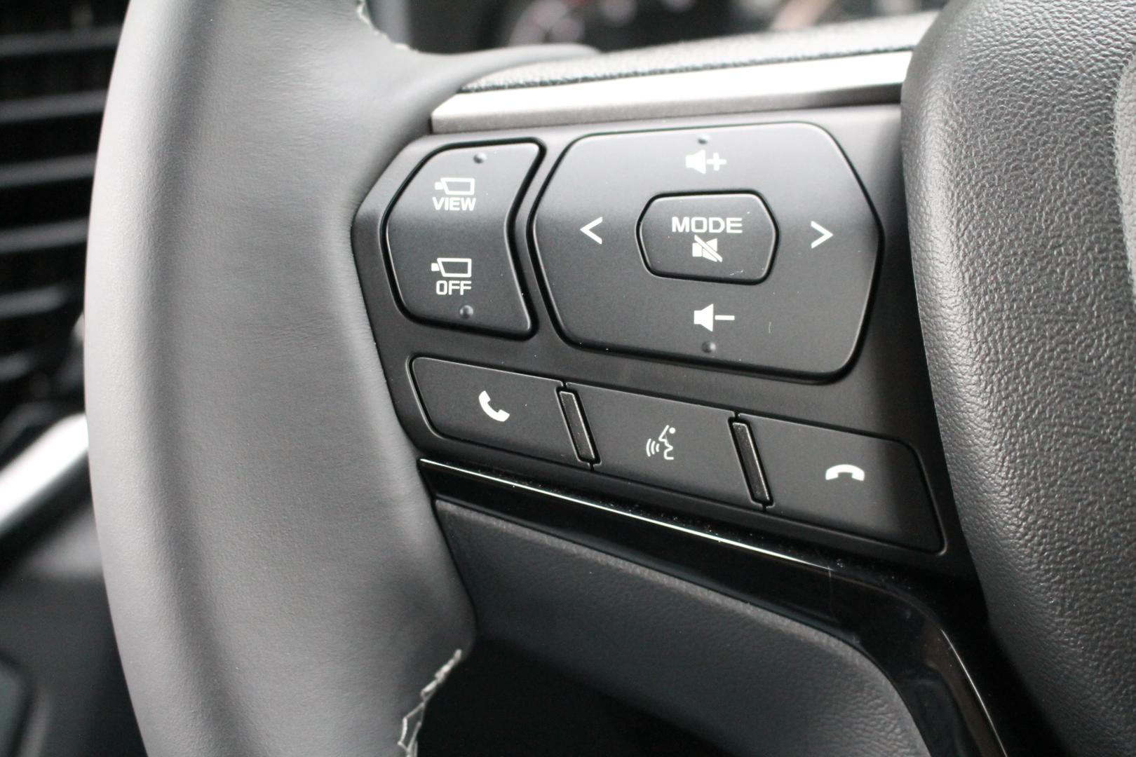 2025 Isuzu MU-X LST — photo 7