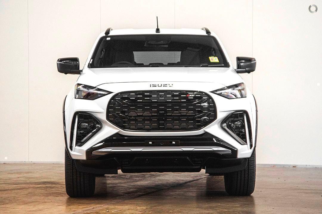 2025 Isuzu MU-X XTERRAIN — photo 2