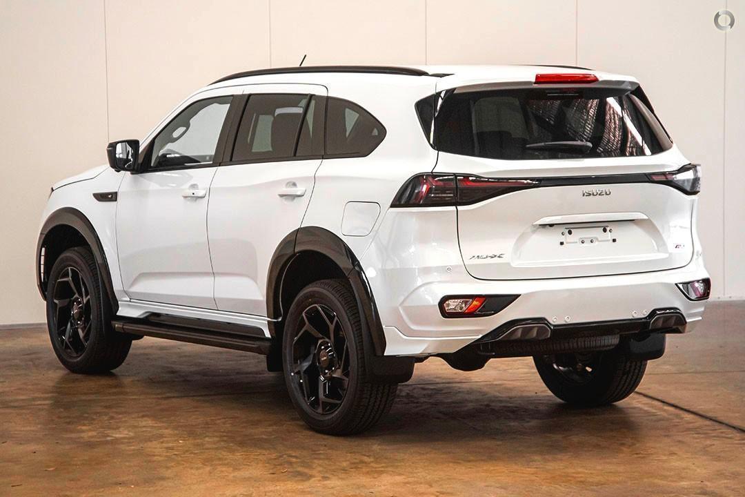 2025 Isuzu MU-X XTERRAIN — photo 4