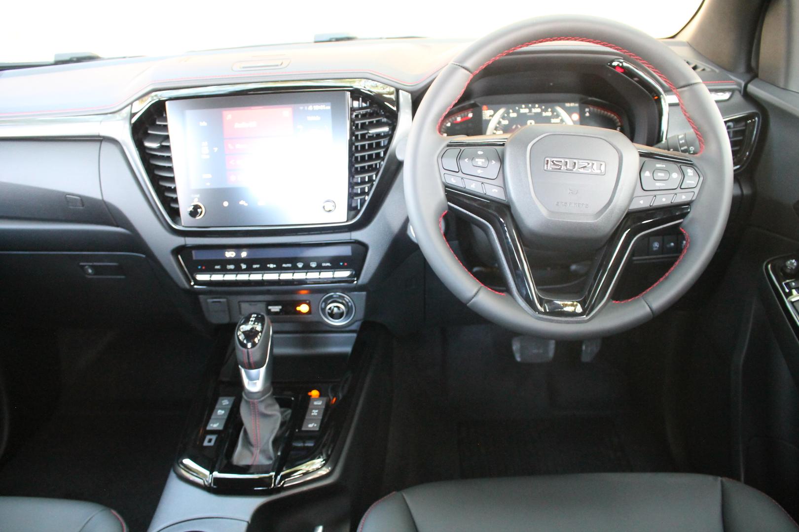2025 Isuzu D-MAX XTERRAIN — photo 11