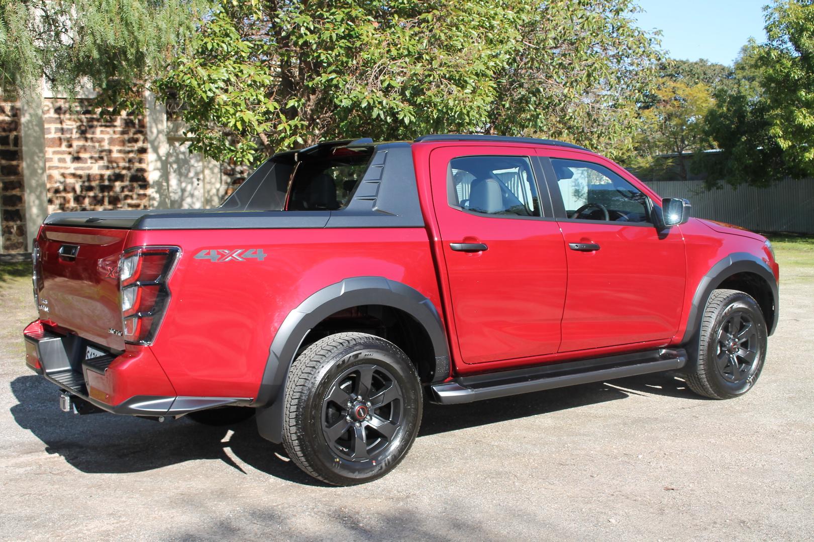 2025 Isuzu D-MAX XTERRAIN — photo 4