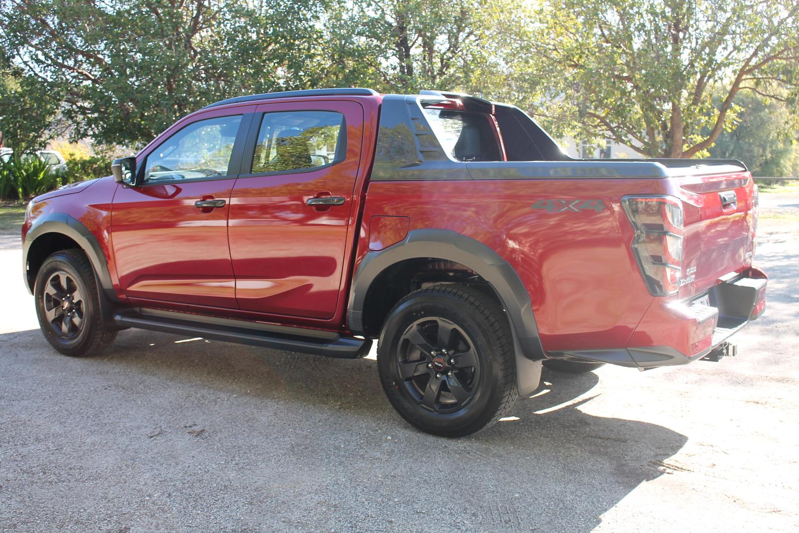 2025 Isuzu D-MAX XTERRAIN — photo 6