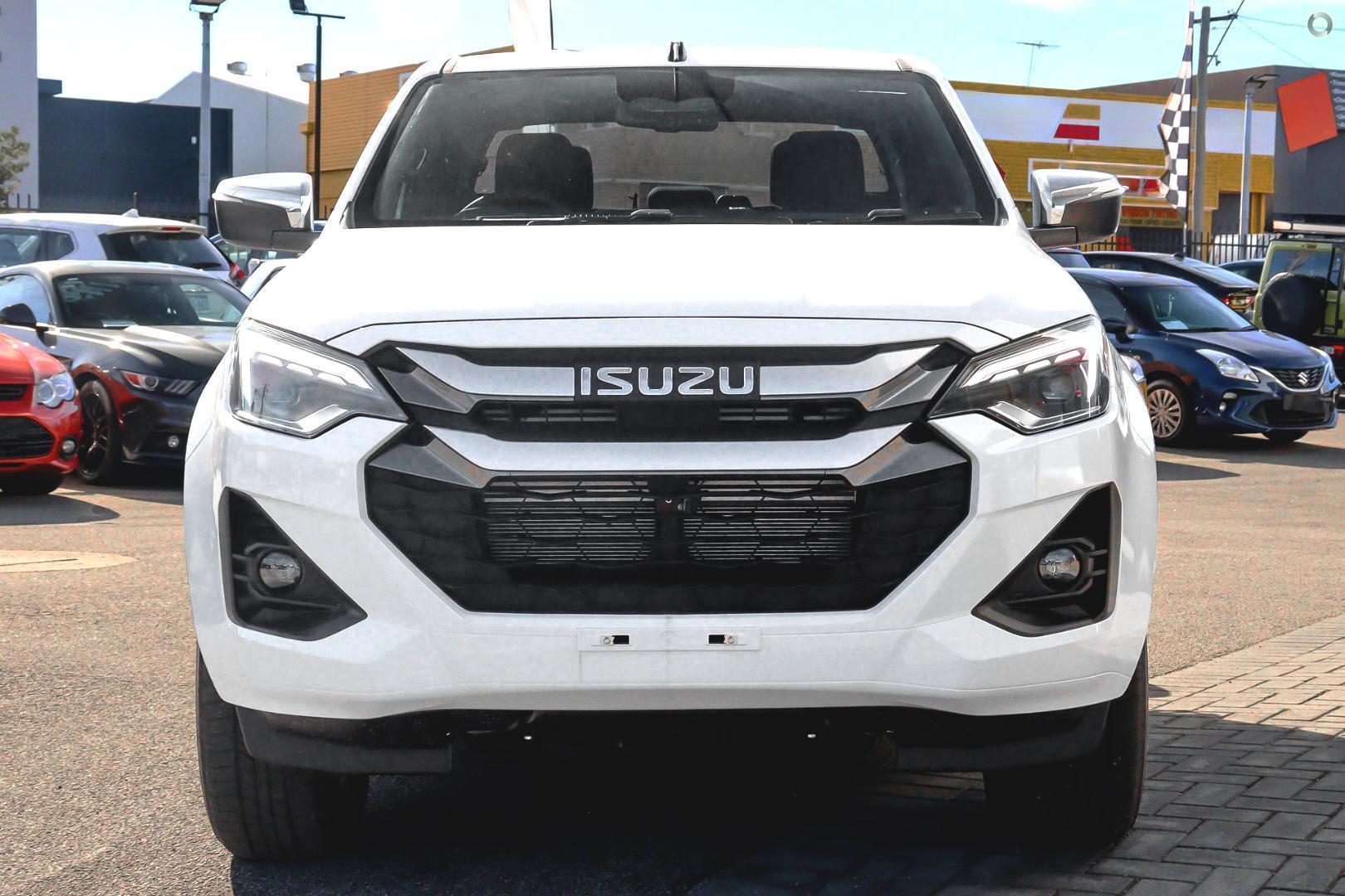 2025 Isuzu D-MAX LSU — photo 2