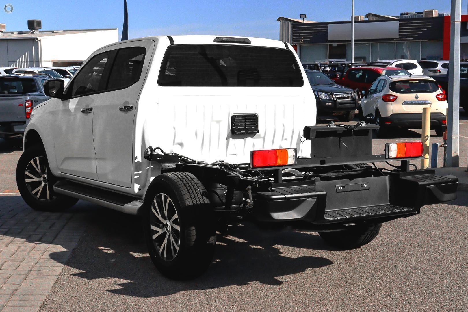2025 Isuzu D-MAX LSU — photo 3
