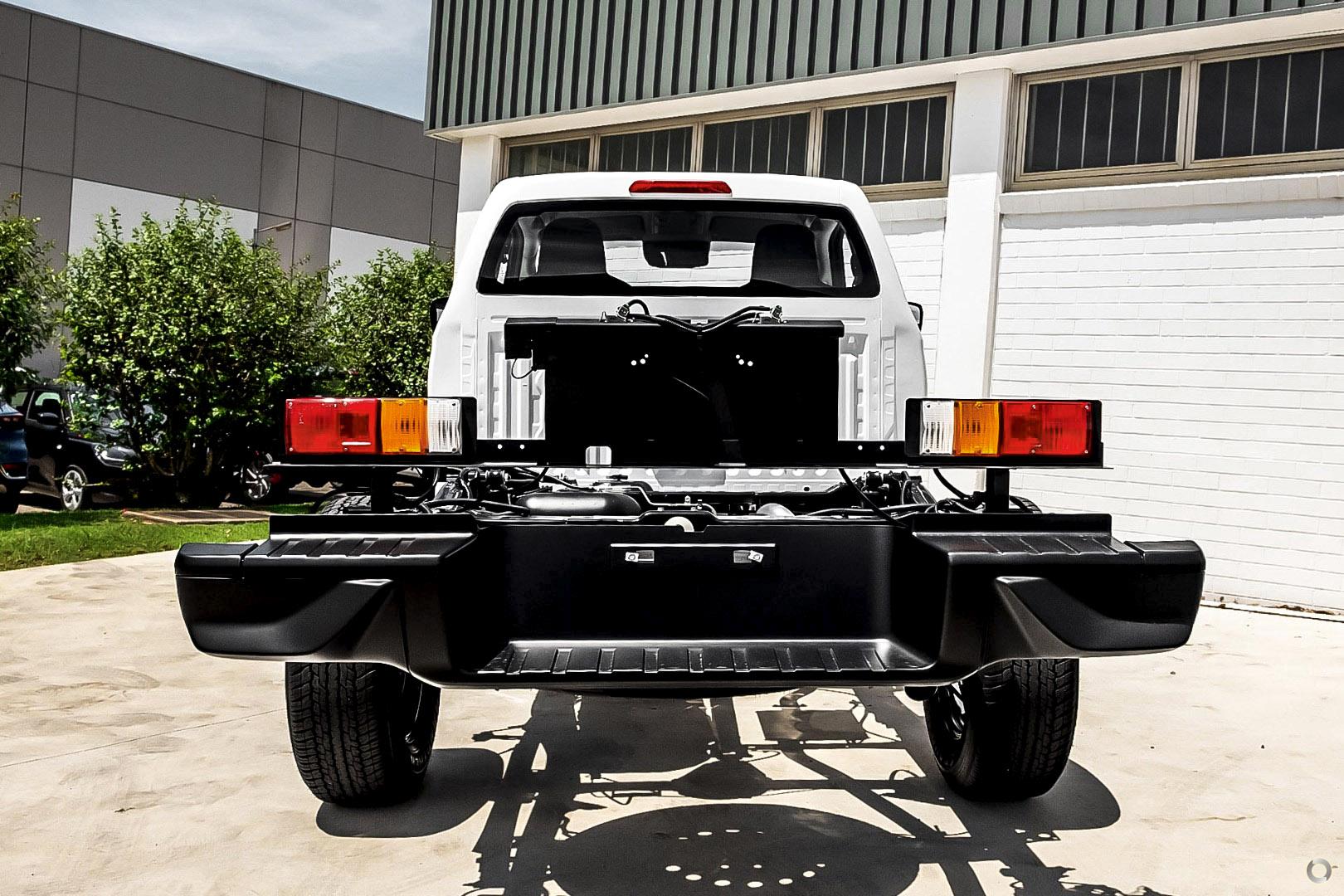 2025 Isuzu D-MAX SX High Ride — photo 3