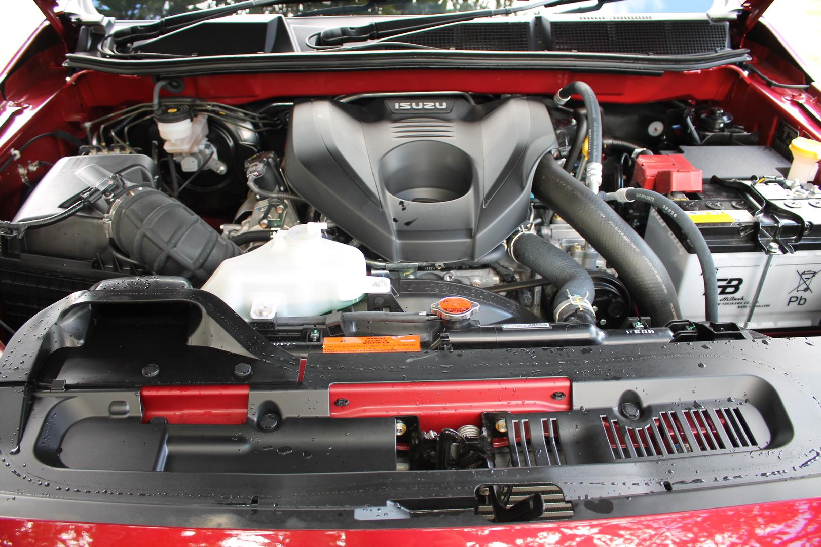 2025 Isuzu MU-X LST — photo 21