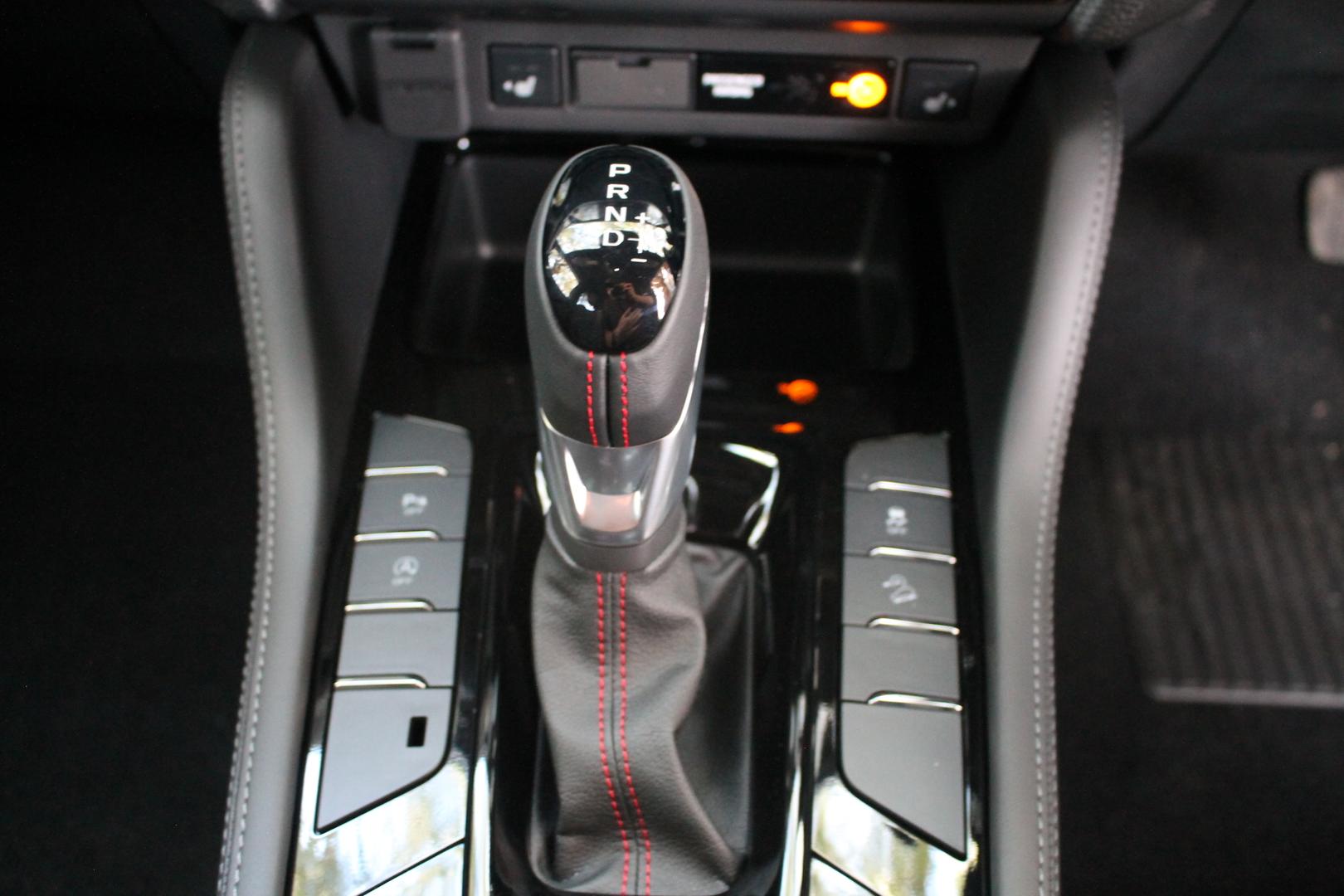 2026 Isuzu MU-X XTERRAIN — photo 11