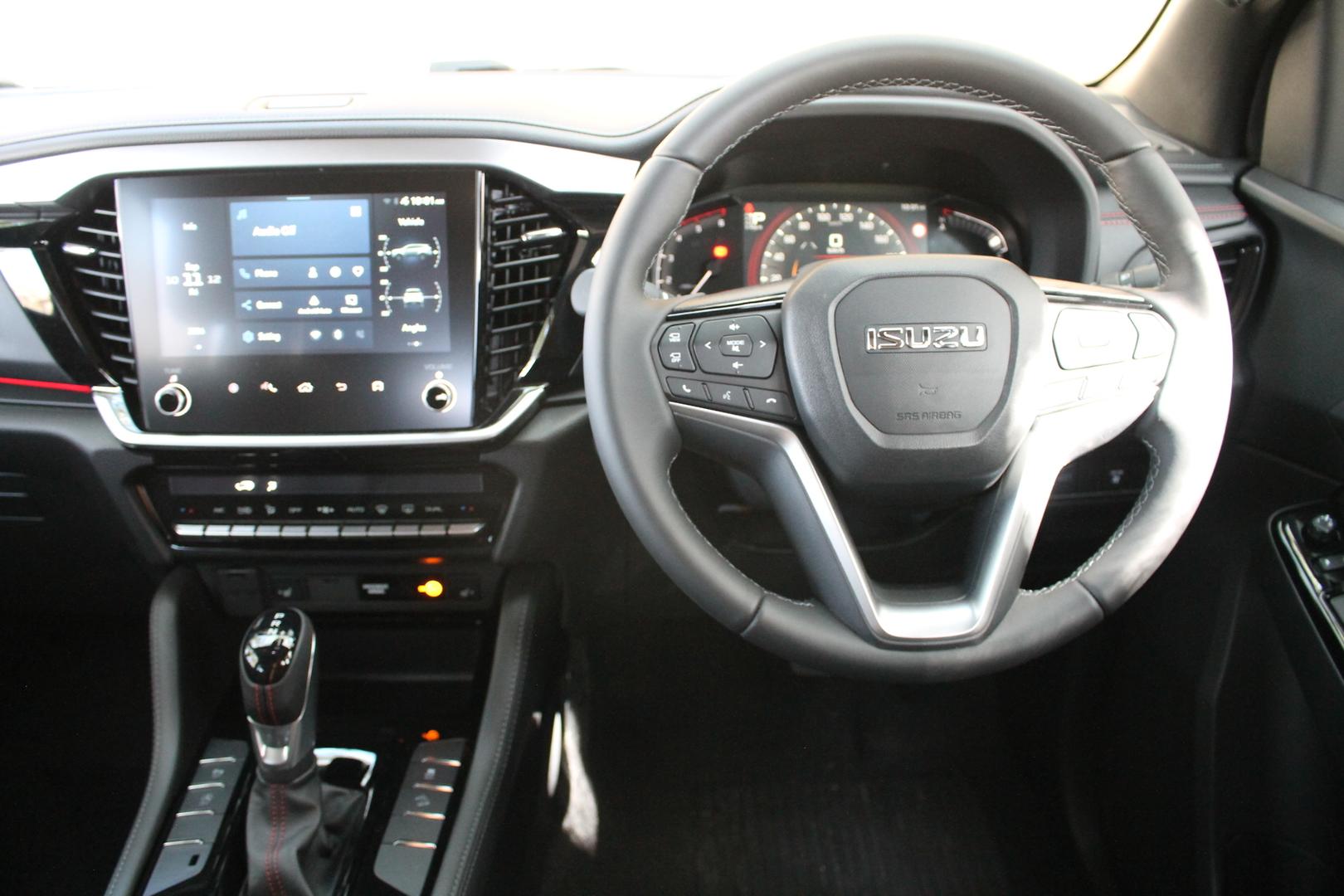 2026 Isuzu MU-X XTERRAIN — photo 14
