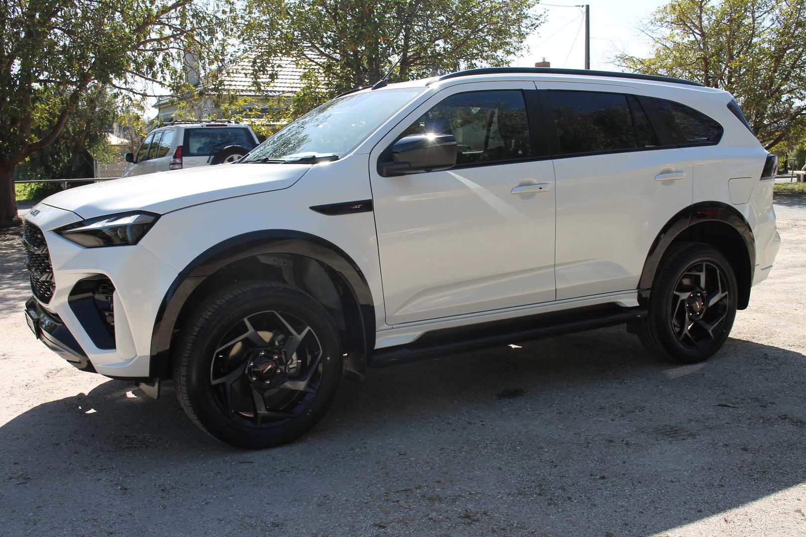 2026 Isuzu MU-X XTERRAIN — photo 22