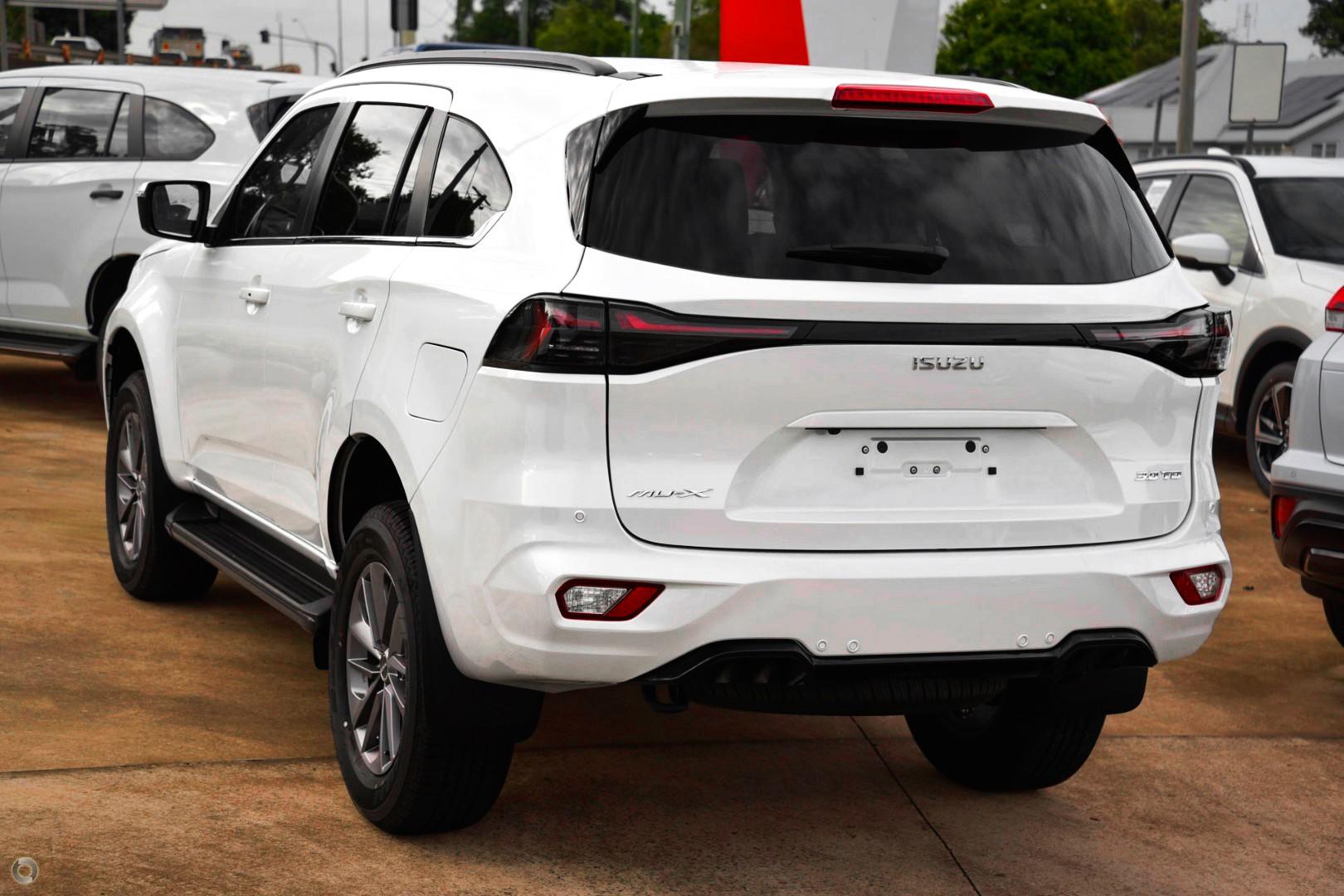 2025 Isuzu MU-X LSU — photo 4