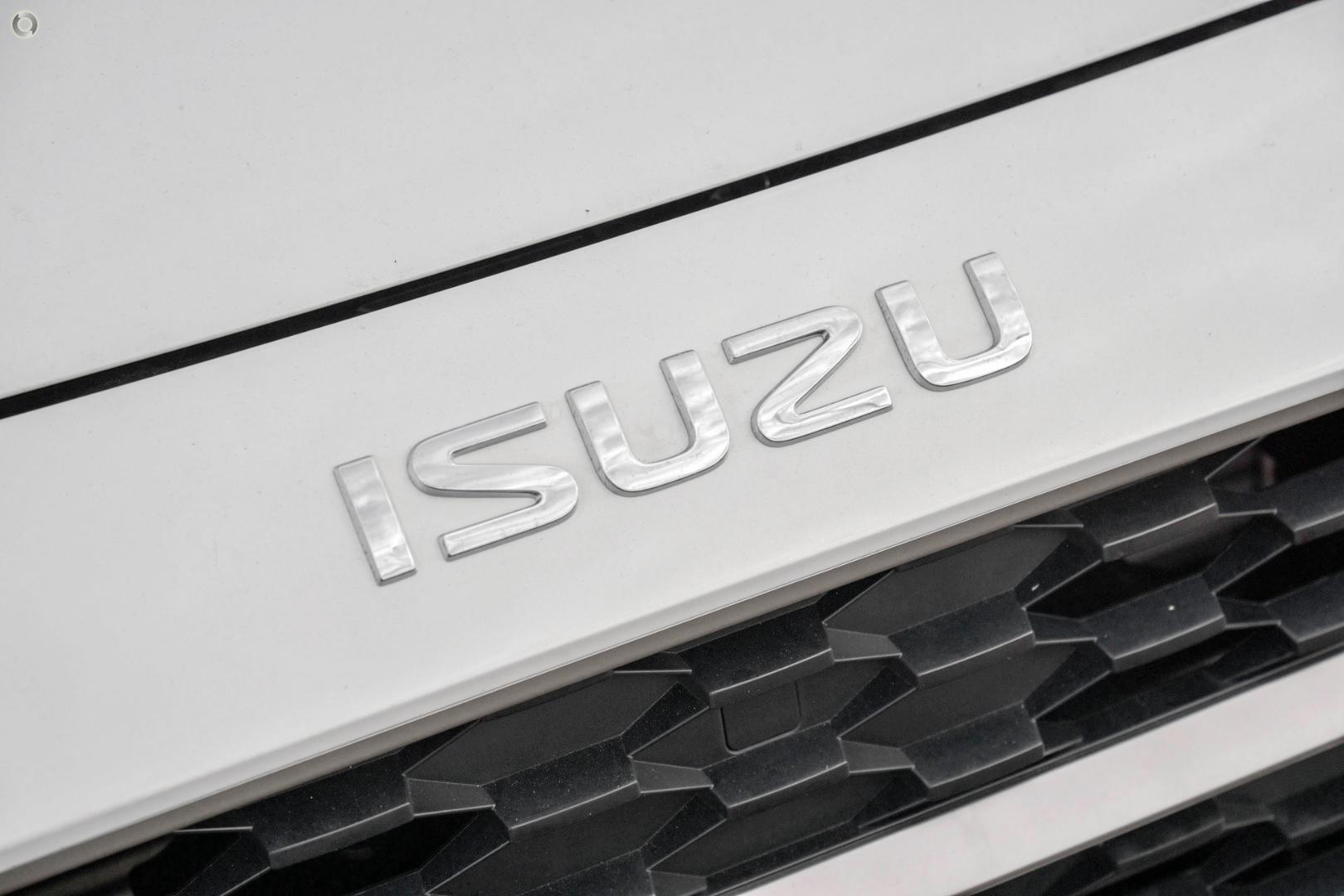 2025 Isuzu MU-X LSU — photo 5