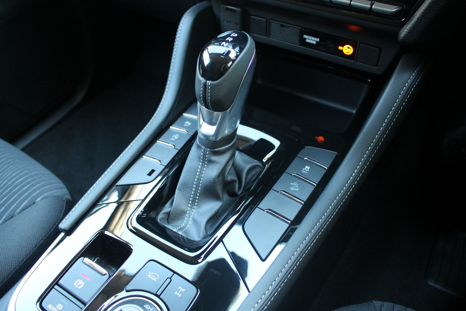2025 Isuzu MU-X LSU — photo 13
