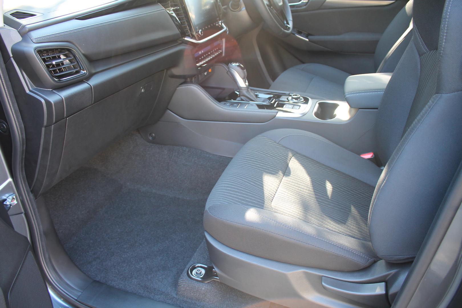 2025 Isuzu MU-X LSU — photo 18