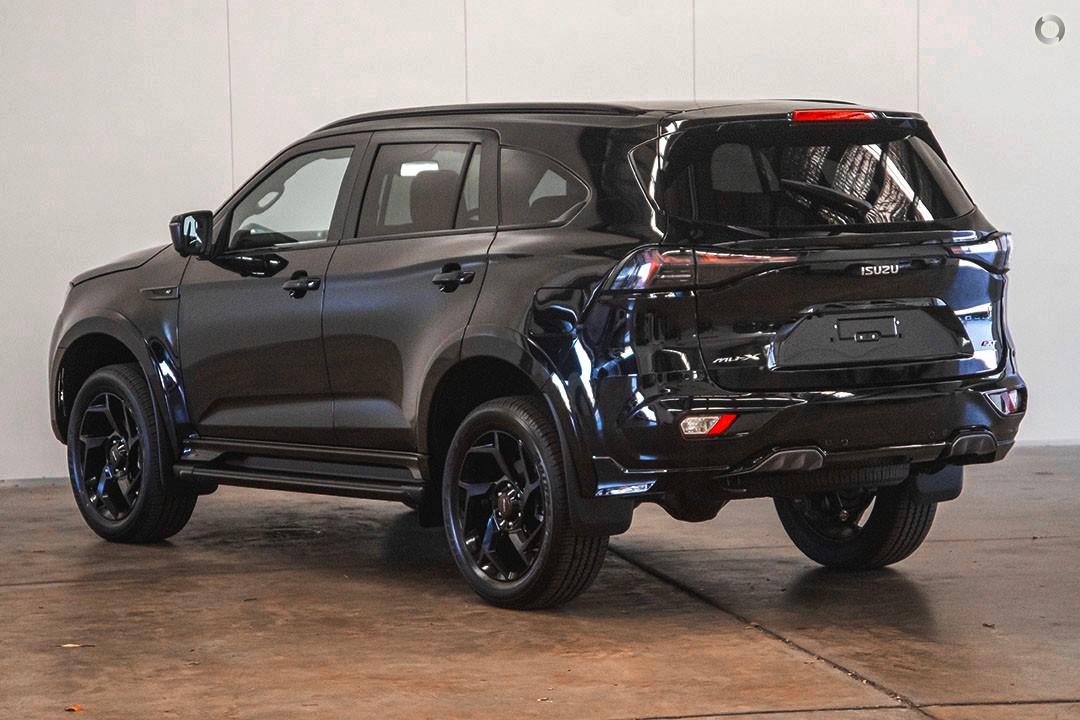 2025 Isuzu MU-X XTERRAIN — photo 4